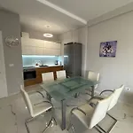 Tirana Apartment *